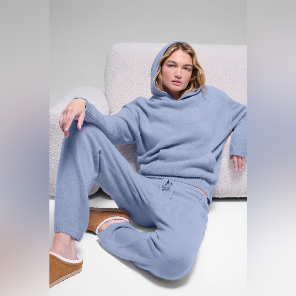Alo Yoga Winter Frost Wool Cashmere New Class Hoodie
